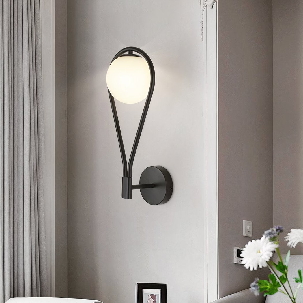 Modern Nordic wall lamp in metal