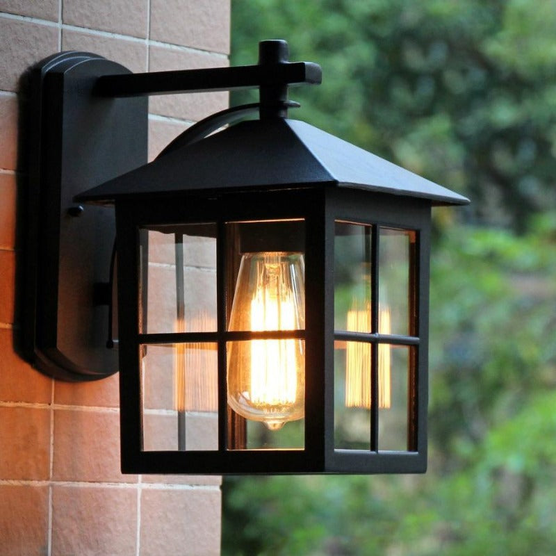 Classic Outdoor Wall Light