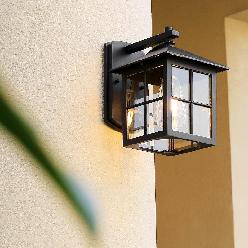 Classic Outdoor Wall Light